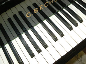 ピアノ鍵盤の写真